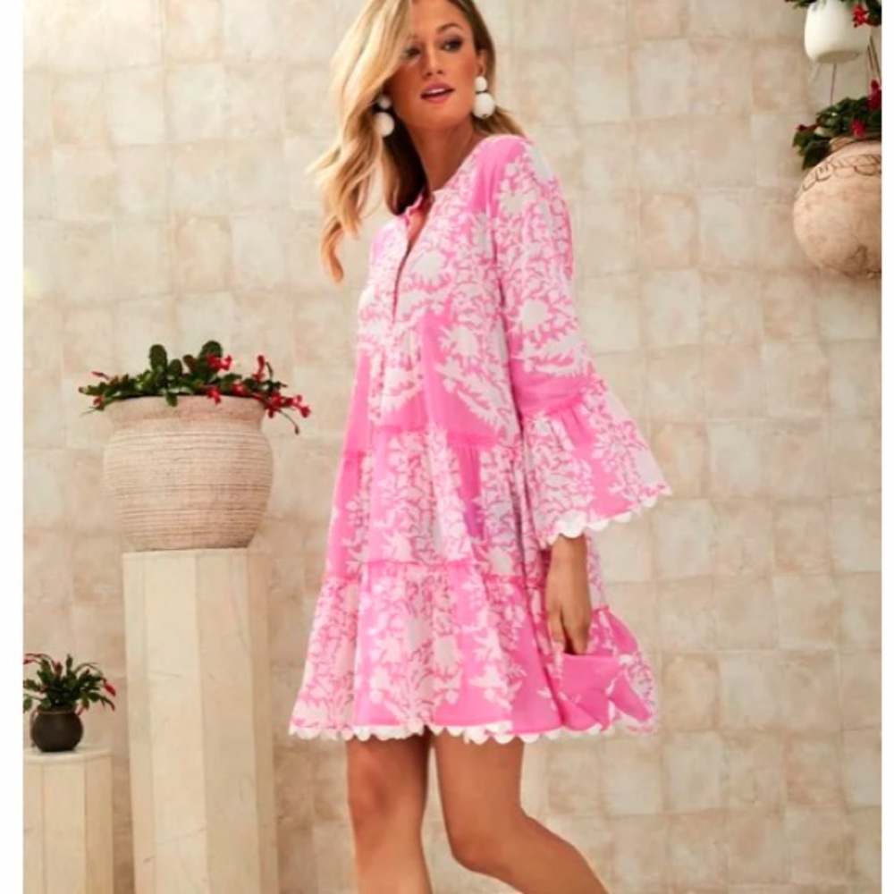 Fuchsia Palladio Print Flared Sleeve Dress
JULIET DUNN